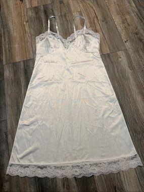 White Lace-Trim 100 %Nylon Chemise with Adjustable Straps